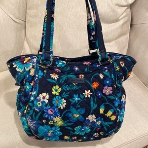 Vera Bradley shoulder bag retired design floral shoulder purse